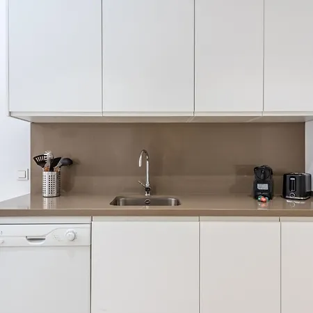 Luxurious 3 Bedroom In Elviria Apartment Marbella