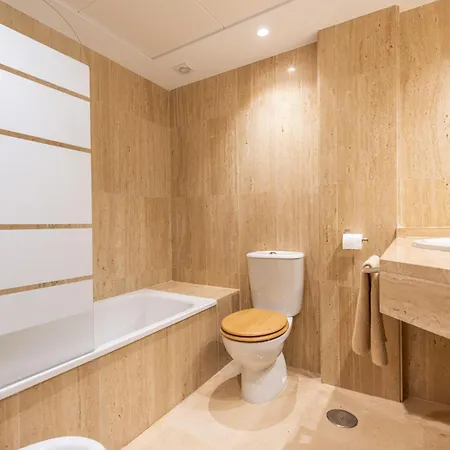 Luxurious 3 Bedroom In Elviria Apartment *