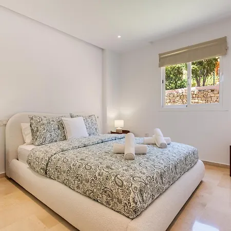 Luxurious 3 Bedroom In Elviria *