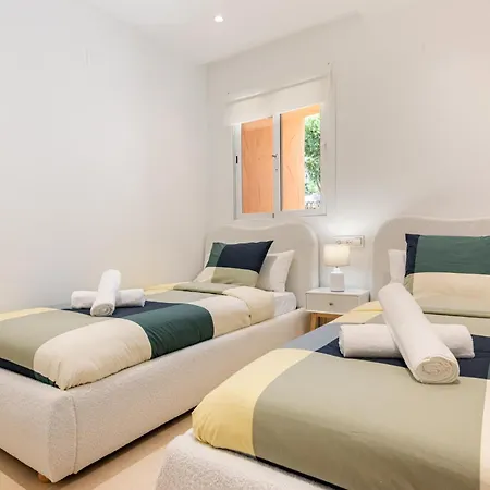 Luxurious 3 Bedroom In Elviria Apartment Marbella
